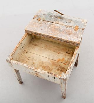 LÅDPALL, allmoge, 1700-tal.