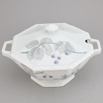 A Rosenthal, Maria Björnbär dinner service, 20th Century. (73 pieces).