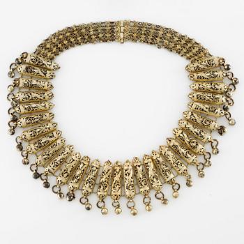 Necklace, along with two pairs of earrings, filigree work, brass-coloured metal.