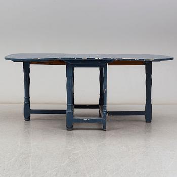 A Swedish late 18th or early 19th century gateleg table.