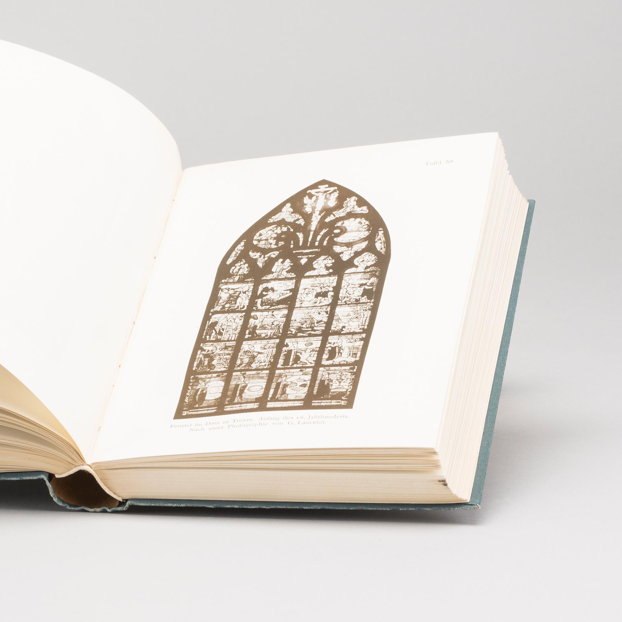 "DAS GLAS IM ALTERTUME", 3 vol by Anton Kisa, Leipzig 1908 samt "HANDBUCH VON GLASMALERI" by Josef Ludwig Fischer 1914.