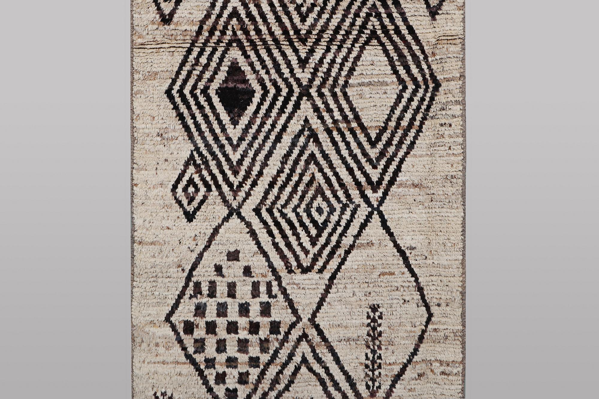 A runner carpet, Morocco, Berber, ca 292 x 93 cm.