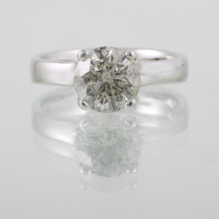 RING, 18K vitguld med briljantslipad diamant ca 2.20 ct. Vikt 6,2 gram.