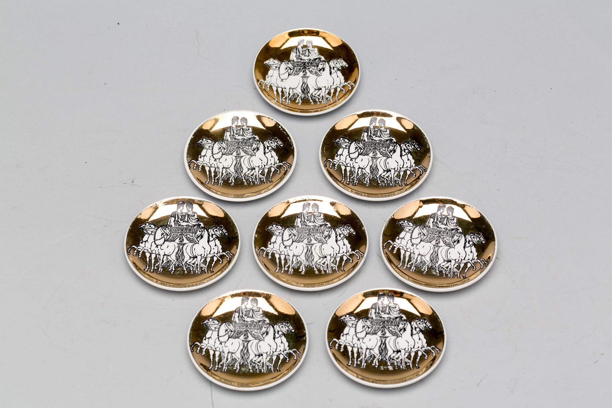 TALLRIKAR/ASKFAT, 8 st, Fornasetti, Italien. 1900-talets andra hälft.