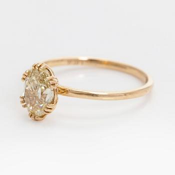 Ring, oval, brilliant cut, yellow diamond, 14K gold.