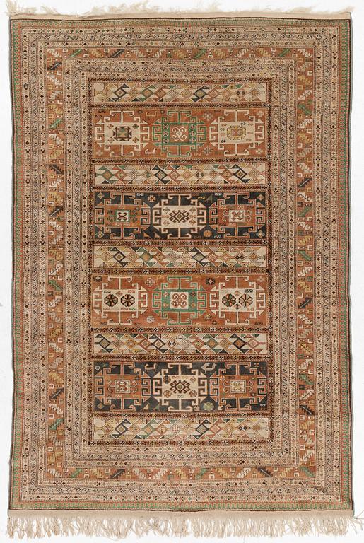An Indian carpet, c.261 x 180 cm.