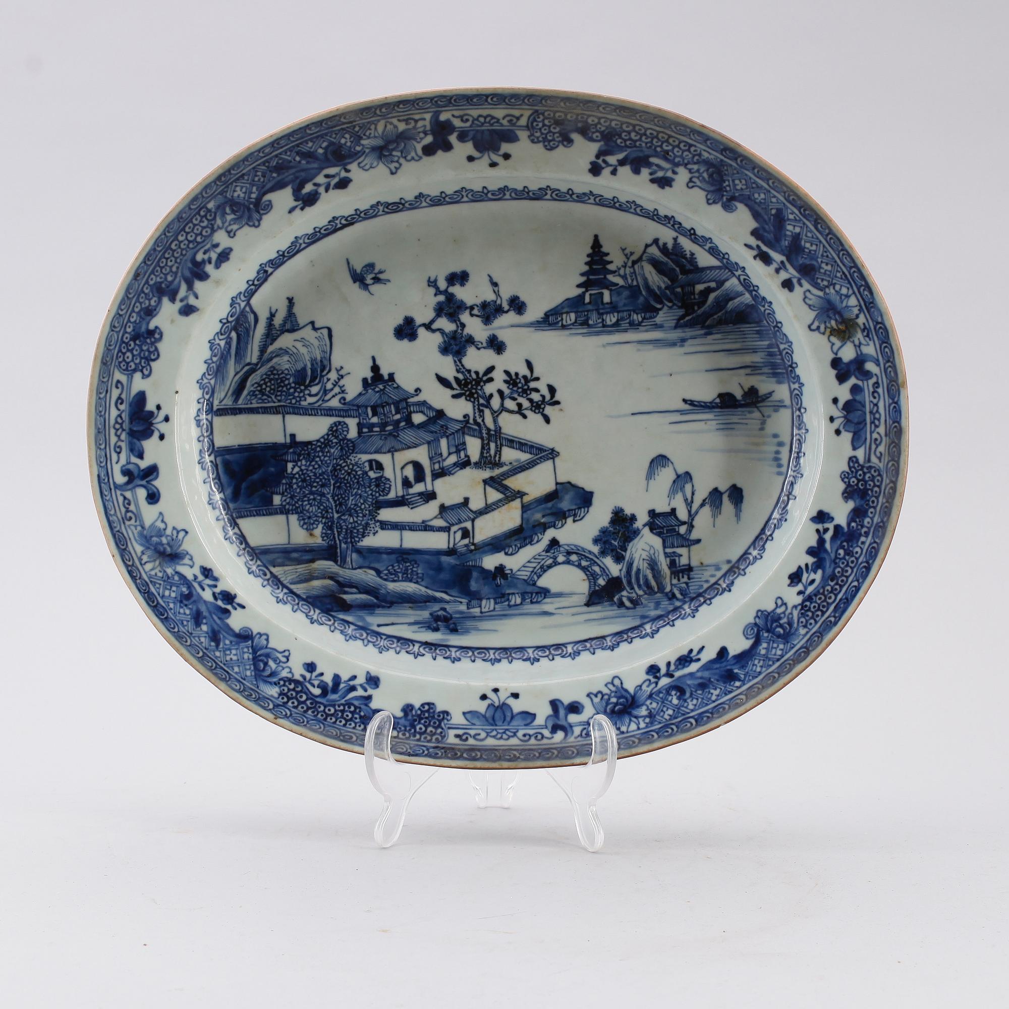 STEKFAT, porslin, Kina, Qianlong 1736-1795.