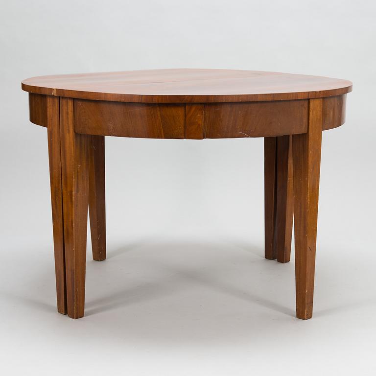 HALVMÅNEBORD, 2 st, Ryssland, 1800-talets första hälft.