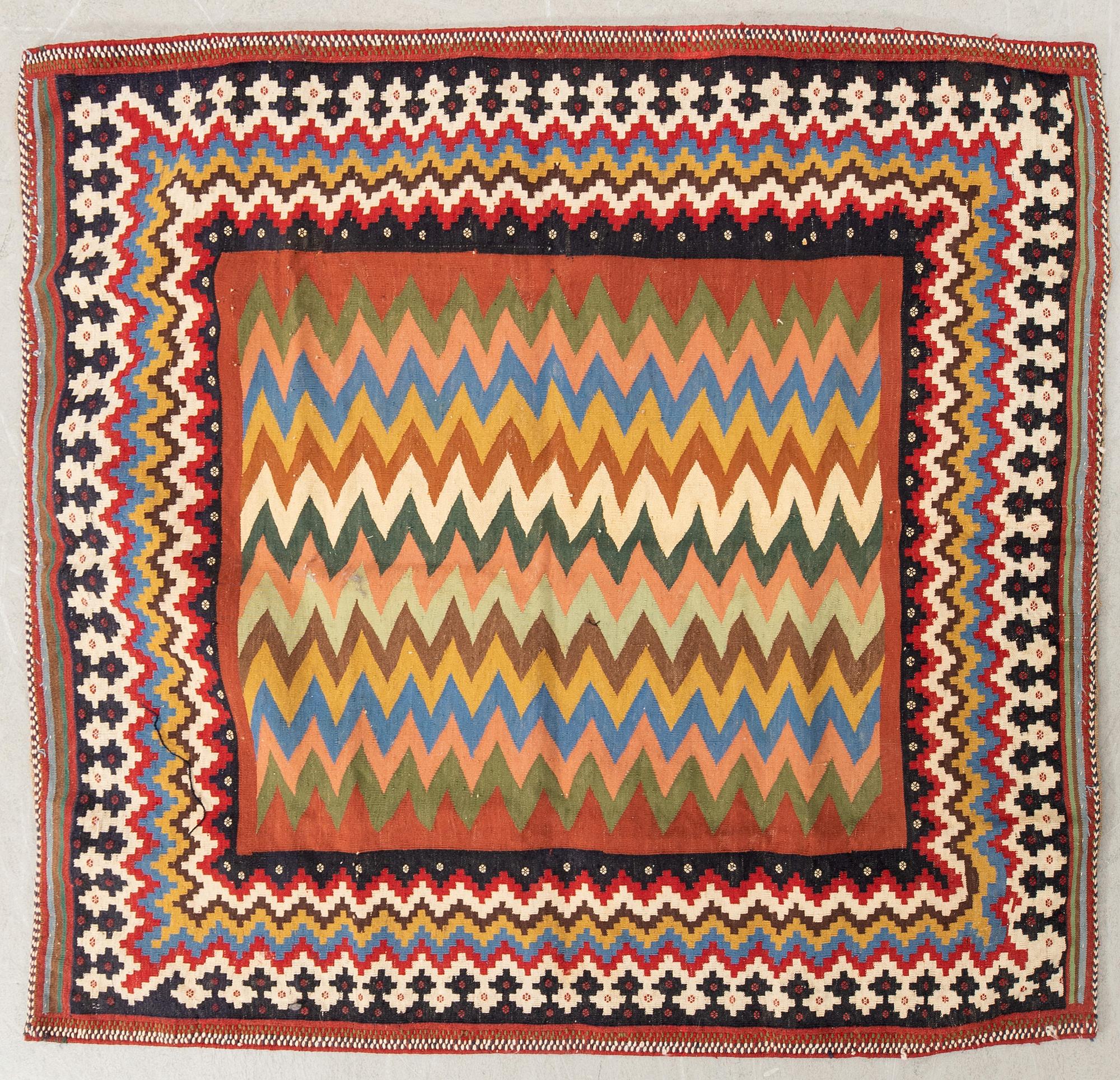 Matta Sofreh kelim antik ca 132x136 cm.