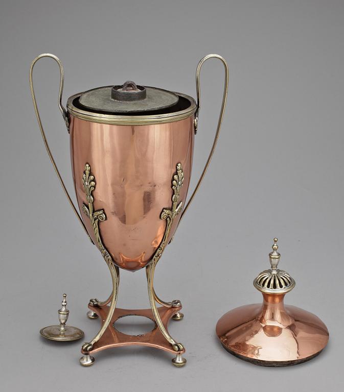 SAMOVAR, koppar och nysilver troligen Ryssland sekelskiftet 1900.