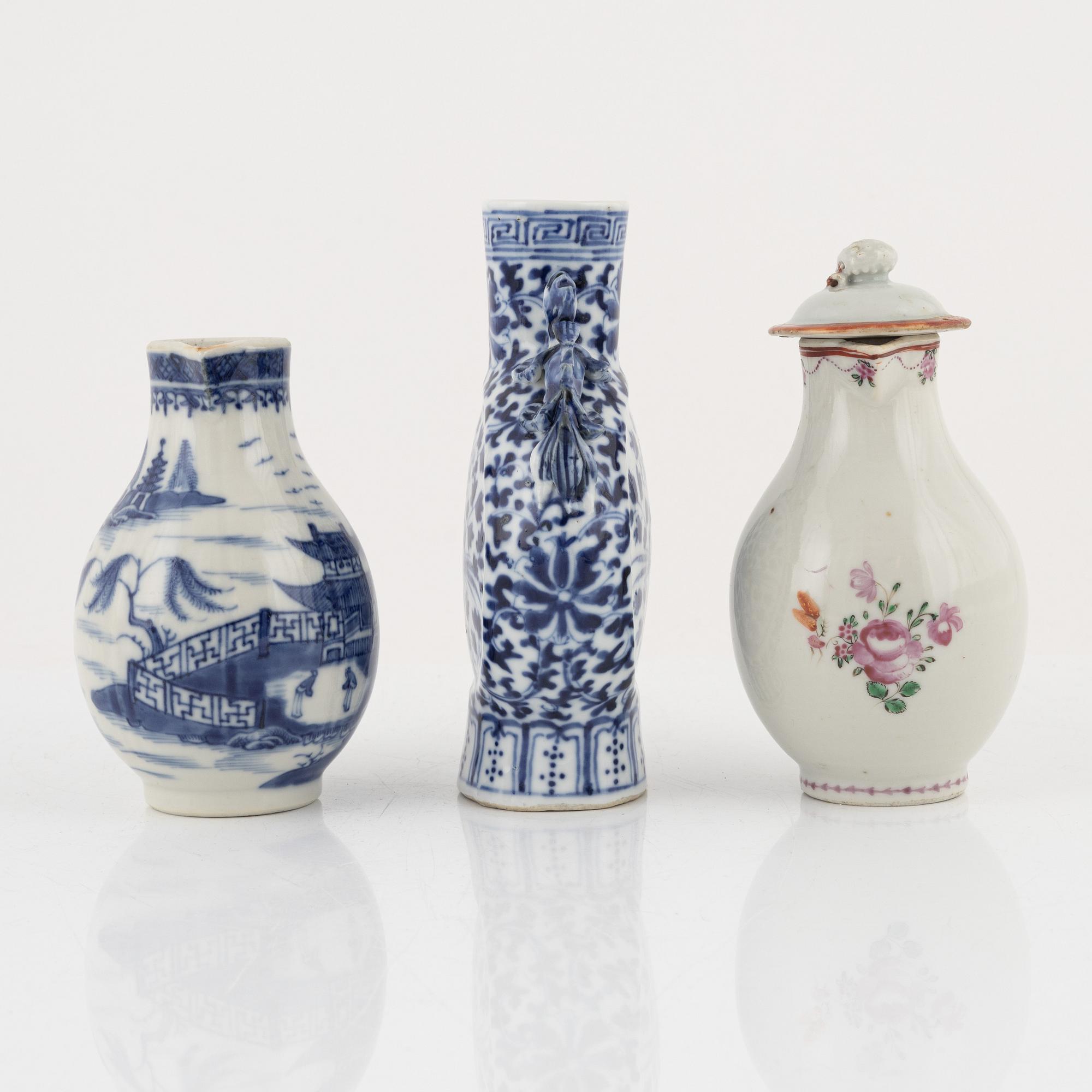 A blue and white moon flask and two creamers, porcelain, China, 18th-19th century.