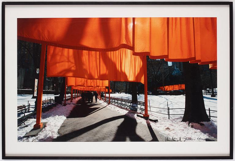 Christo Vladimirov Javacheff, "The Gates (Project for Central Park, New York City)", 2005.