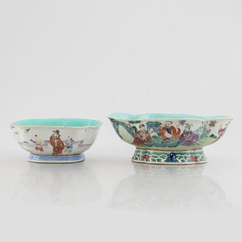 Two Chinese family rose porcelain bowls, Qing dynasty, 19th century.