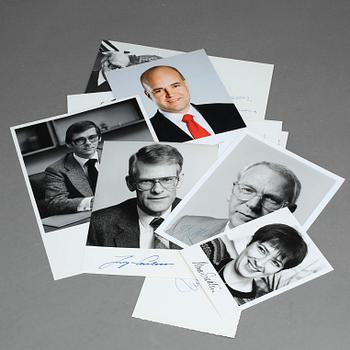 POLITIKERAUTOGRAFER, 35 st, bla Tage och Aina Erlander, Ola Ullsten, Ingvar Carlsson, Fredrik Reinfeldt, Carl Bildt.