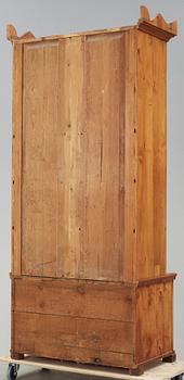 BOKSKÅP, Karl Johan stil, 1900-talets början.