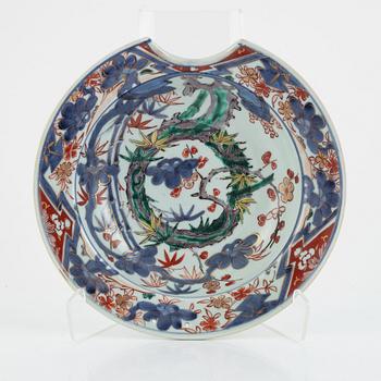 A Japanese imari barbers bowl, Meiji (1868-1912).