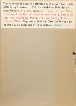 FOTOMAPP, 10 fotografier, "Fotokonst  1958" 50 ex. Lunds Konsthall. Melin & Österlin Förlag.