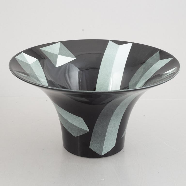 Rolf Sinnemark, three 'Atlantis' stoneware bowls, Rörstrand.