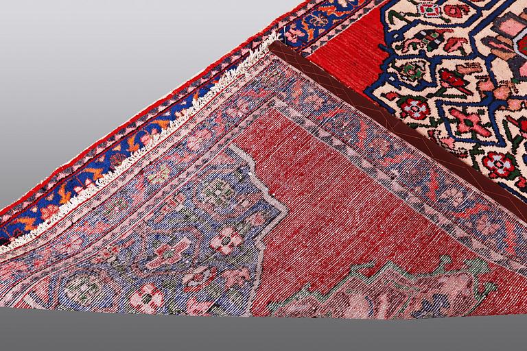 A Fereydan runner, ca 290 x 112 cm.