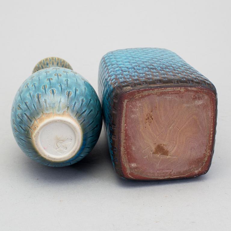 STIG LINDBERG, vaser 2 st, stengods, Gustavsberg, signerade med Gustavsberg Studiohanden.