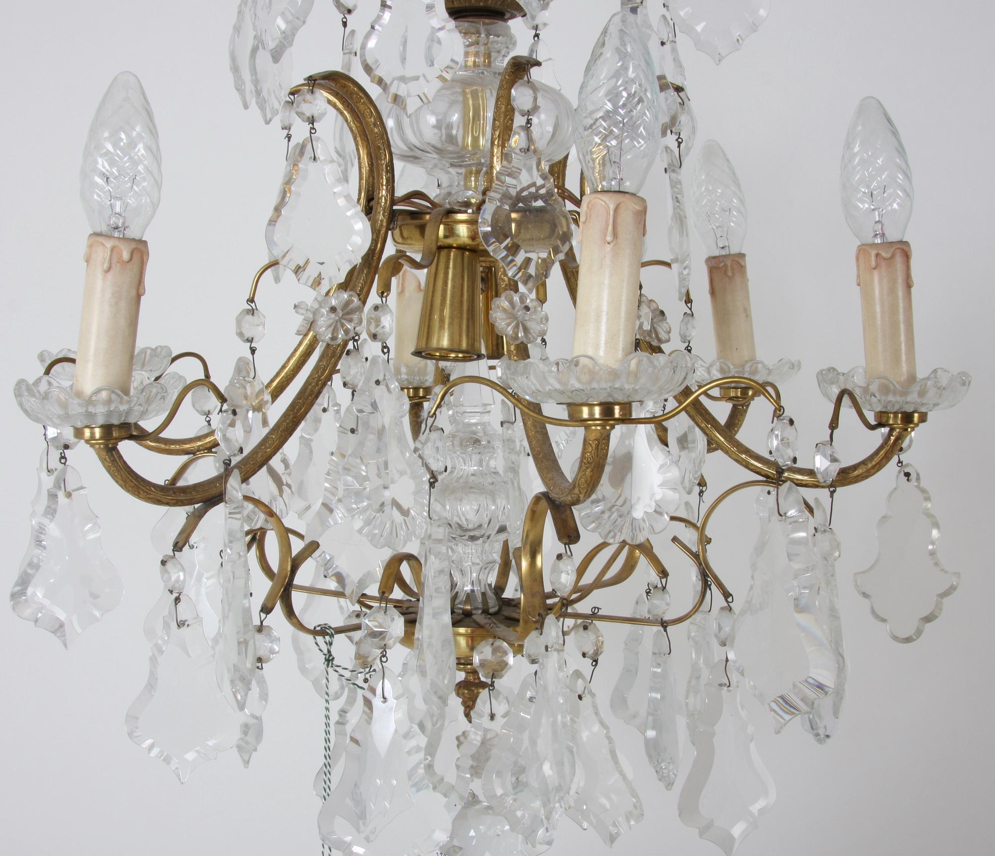 LJUSKRONA, rokokostil. H 56.
Proveniens: Git Gay.