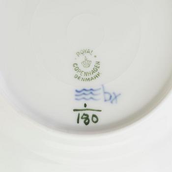 113 pieces of porcelain tableware from Royal Copenhagen, model "Musselmalet", 20th century.