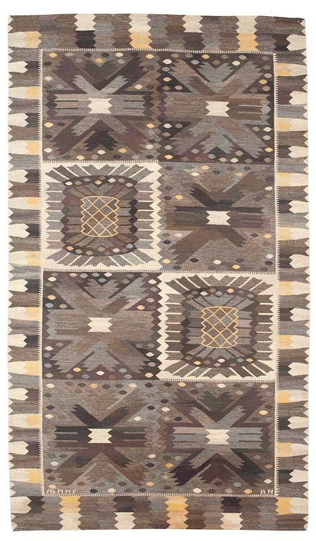 CARPET. "Nejlikan gråsvart". Tapestry weave (gobelängteknik). 276,5 x 155 cm. Signed AB MMF BN.