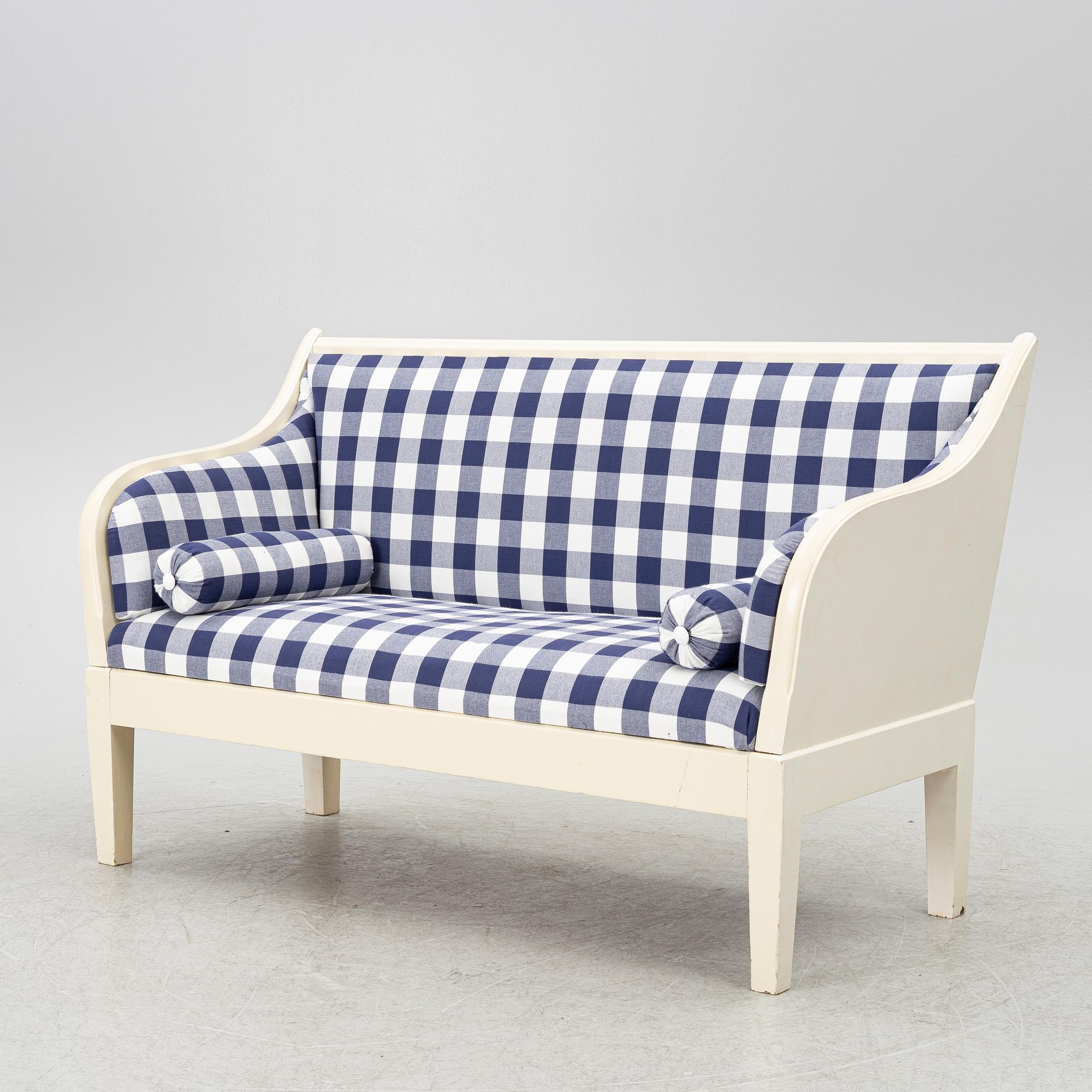 Soffa, gustaviansk stil, 1900-talets första hälft.
