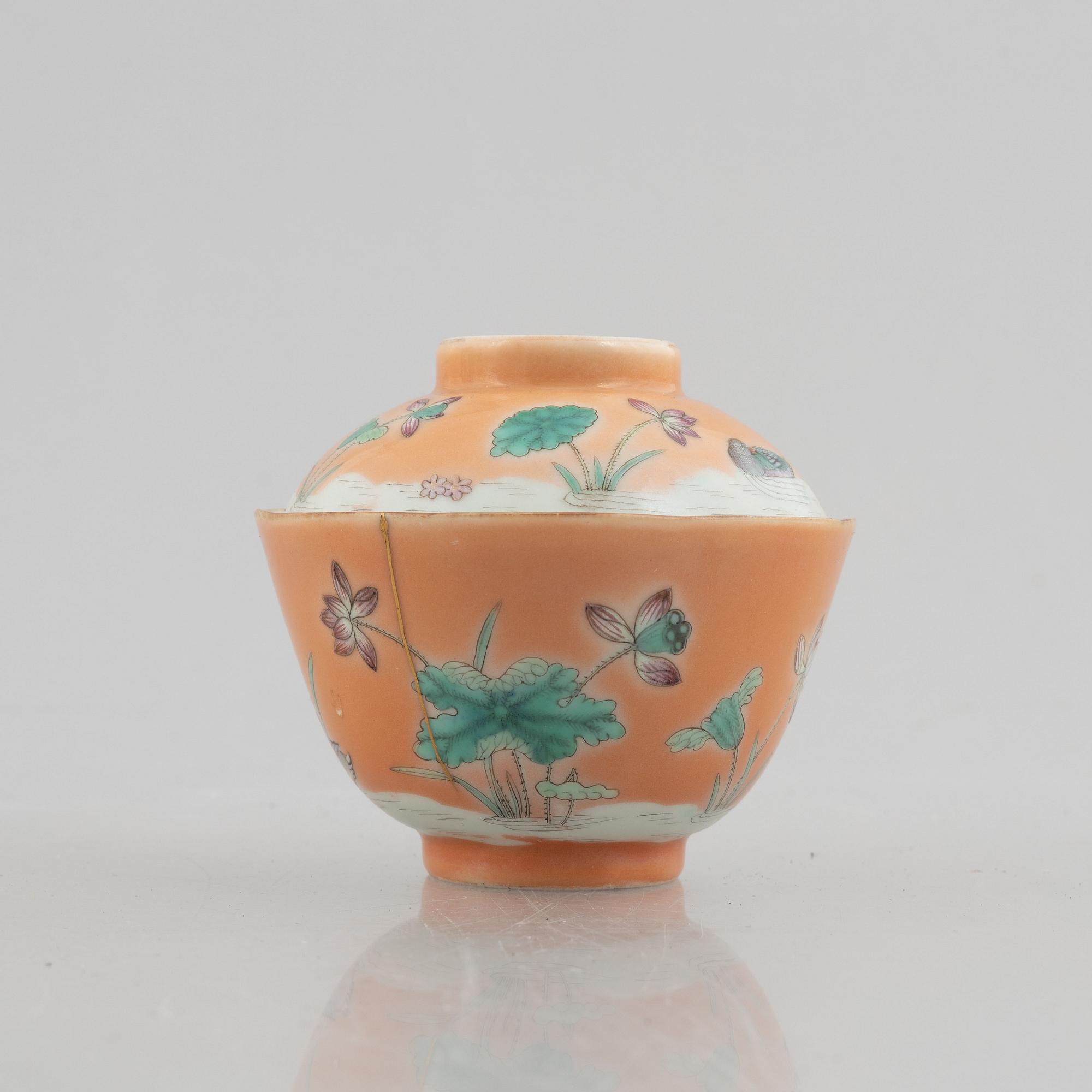A 'mandarin duck' porcelain cup with cover, Qing dynasty, Daoguang seal mark.