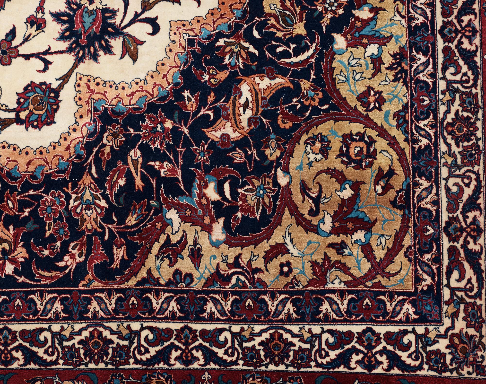 SEMI-ANTIQUE ESFAHAN PART SILK. 345 x 234,5 m.