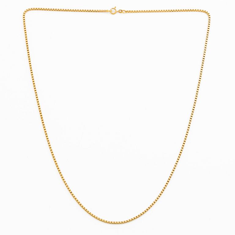 Chain 18K gold.
