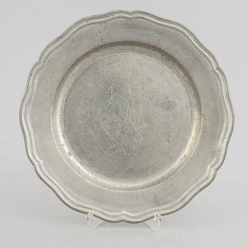 A set of three Swedish pewter plates, including Jonas Thoreson Törngren, Gothenburg 1760.