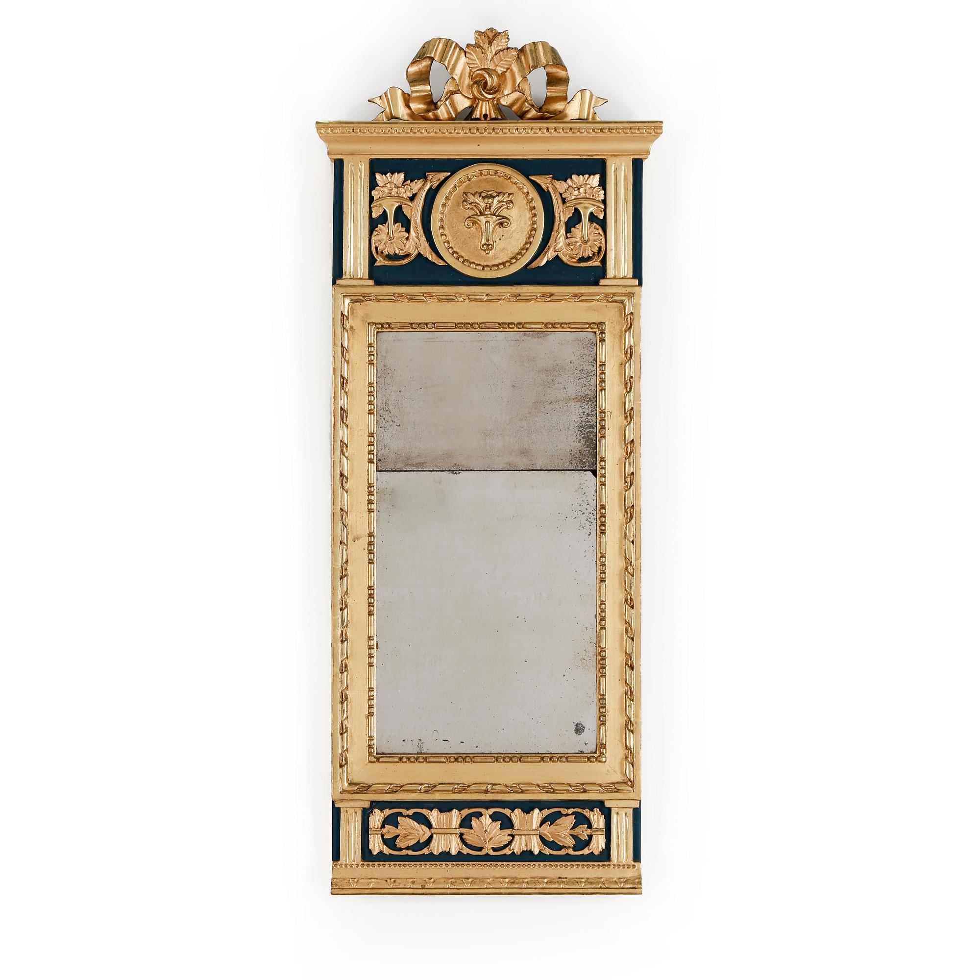 SPEGEL, gustaviansk, bär Stockholms hallstämpel 1796.