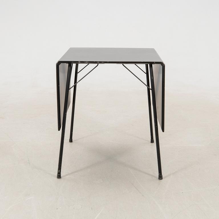 Arne Jacobsen, drop-leaf table, model 3601, Fritz Hansen, Denmark, 1960s.