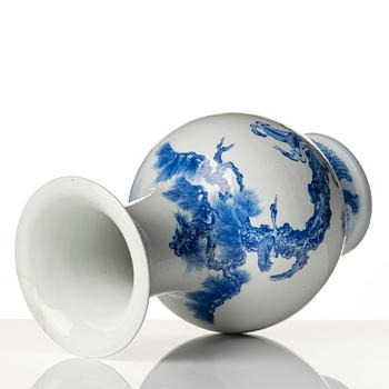 A blue and white baluster vase, late Qing dynasty, 19th Century.