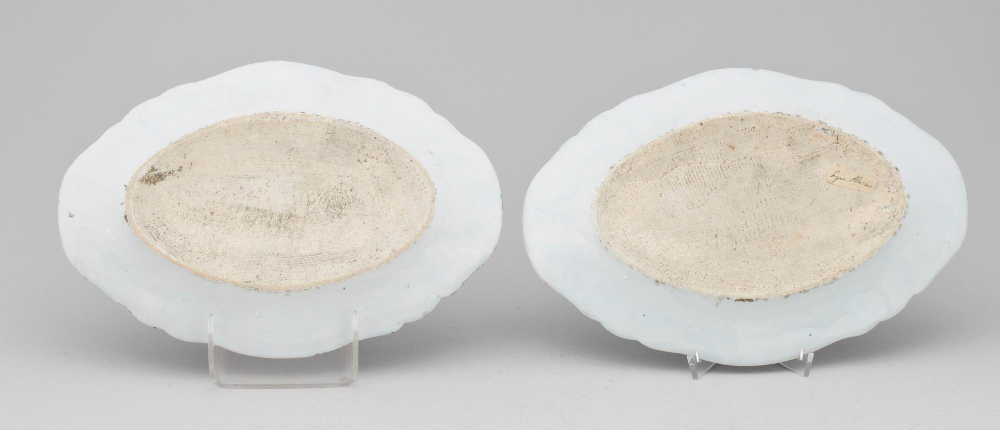STEKFAT, ett par, porslin, Qianlong, Kina 1700-tal.