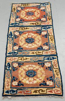 A MEDITATION RUG, a semi-antique Ningxia, China, ca 164,5 x 57,5-58,5 cm.