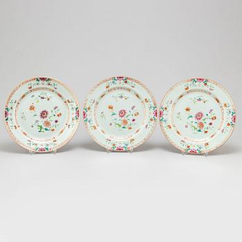 TALLRIKAR, 6 st, kompaniporslin. Qingdynastin, Qianlong (1736-95).