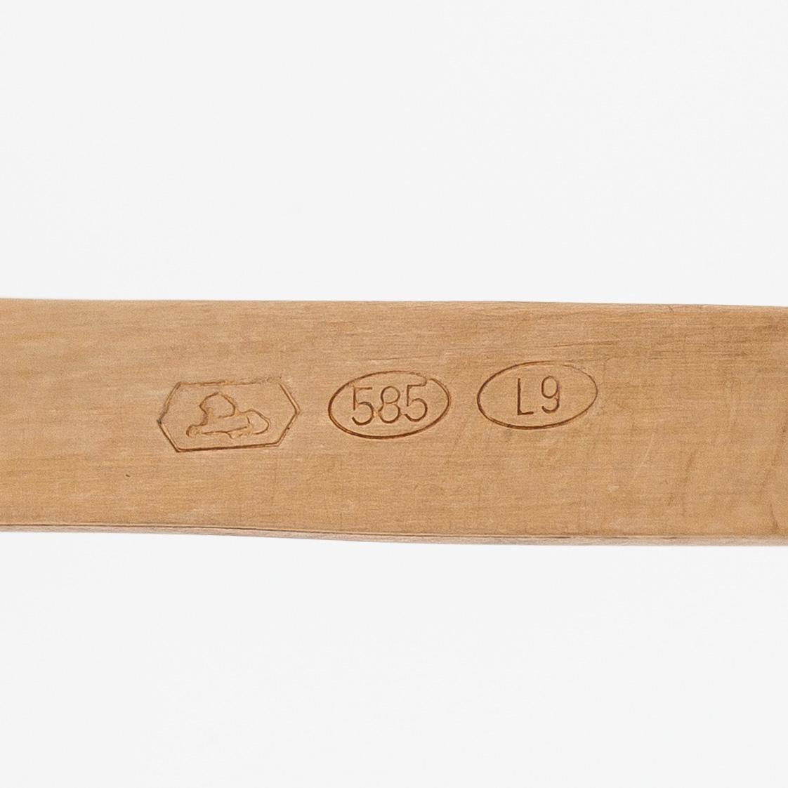 Tapio Wirkkala, riipus, "Puolikuu", 14K kultaa.