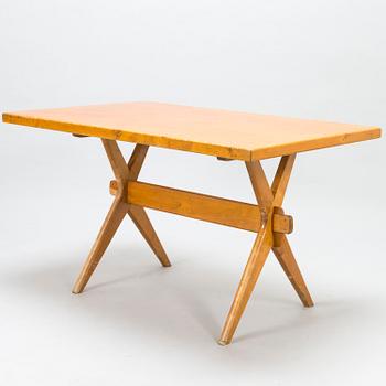 ILMARI TAPIOVAARA, An early 1950s x-leg table.