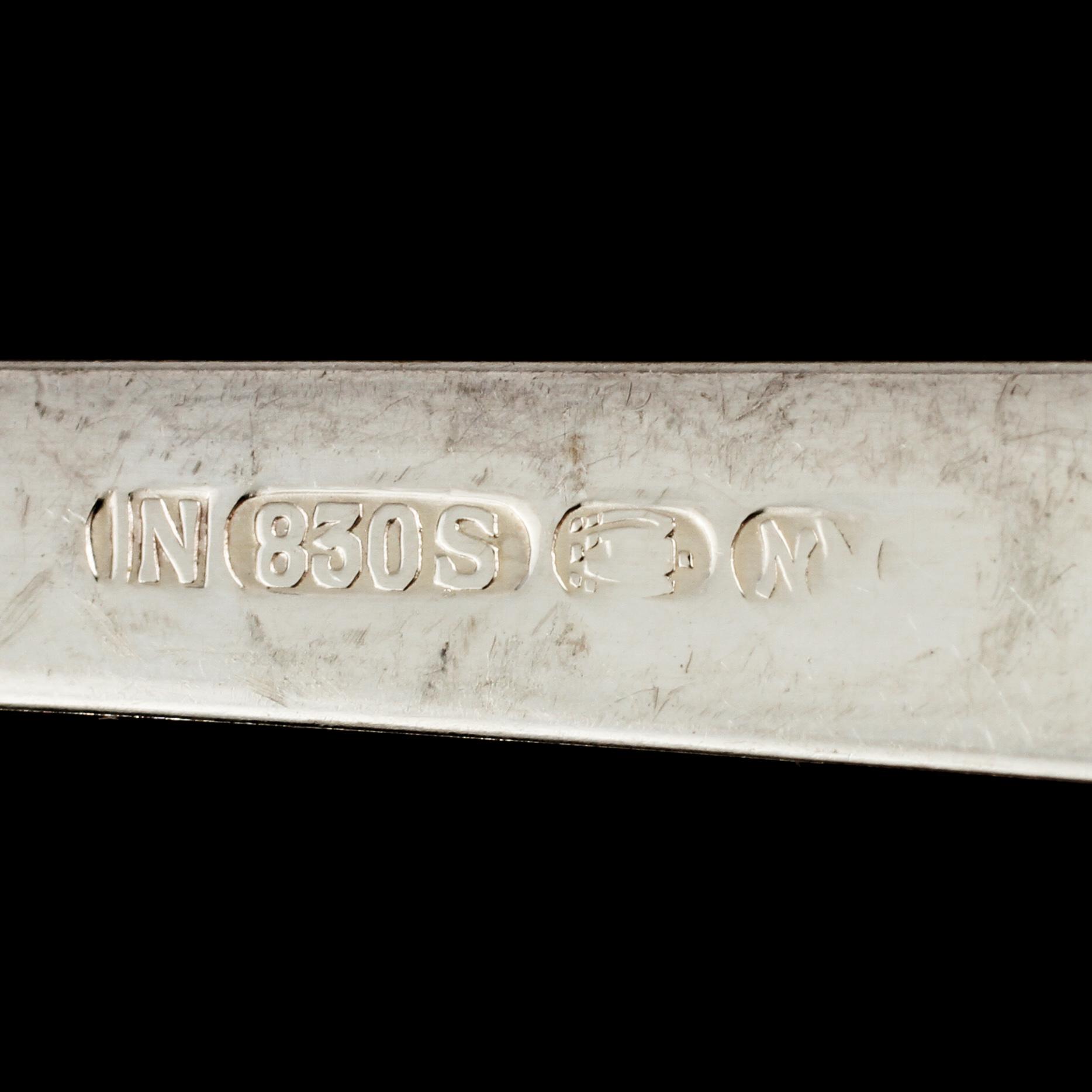 PARTI SILVER, 49 delar, delvis låghaltigt, 1900-tal. Vikt  910 g.