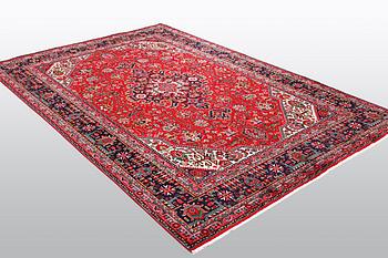 Matta, Täbris, ca 296 x 196 cm.