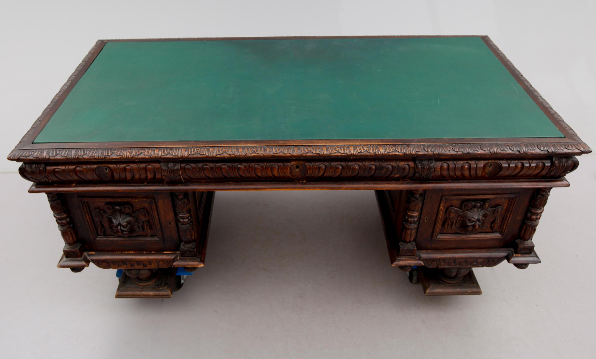 HURTSSKRIVBORD OCH STOL, 1800-talets andra hälft.