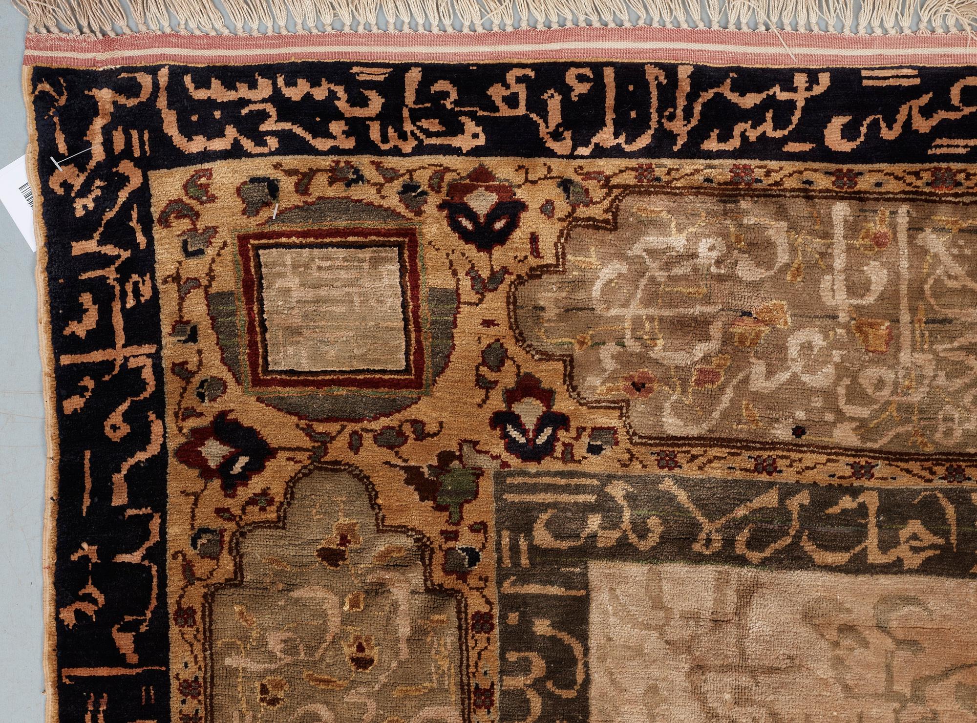 SEMI-ANTIQUE SILK KAYSERI PROBABLY. 171 x 128,5 as well as 1,5 cm flat weave on each end.
