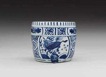 A blue and white tripod censer, Ming dynasty, Wanli (1573-1619).