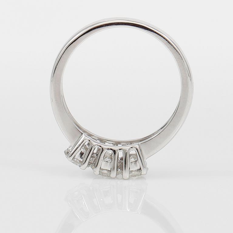 RING, briljantslipade diamanter totalt ca 1,02 ct.