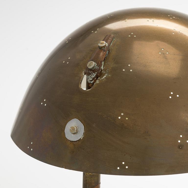 Paavo Tynell, pöytävalaisinpari, malli 9209, Taito 1900-luvun puoliväli.