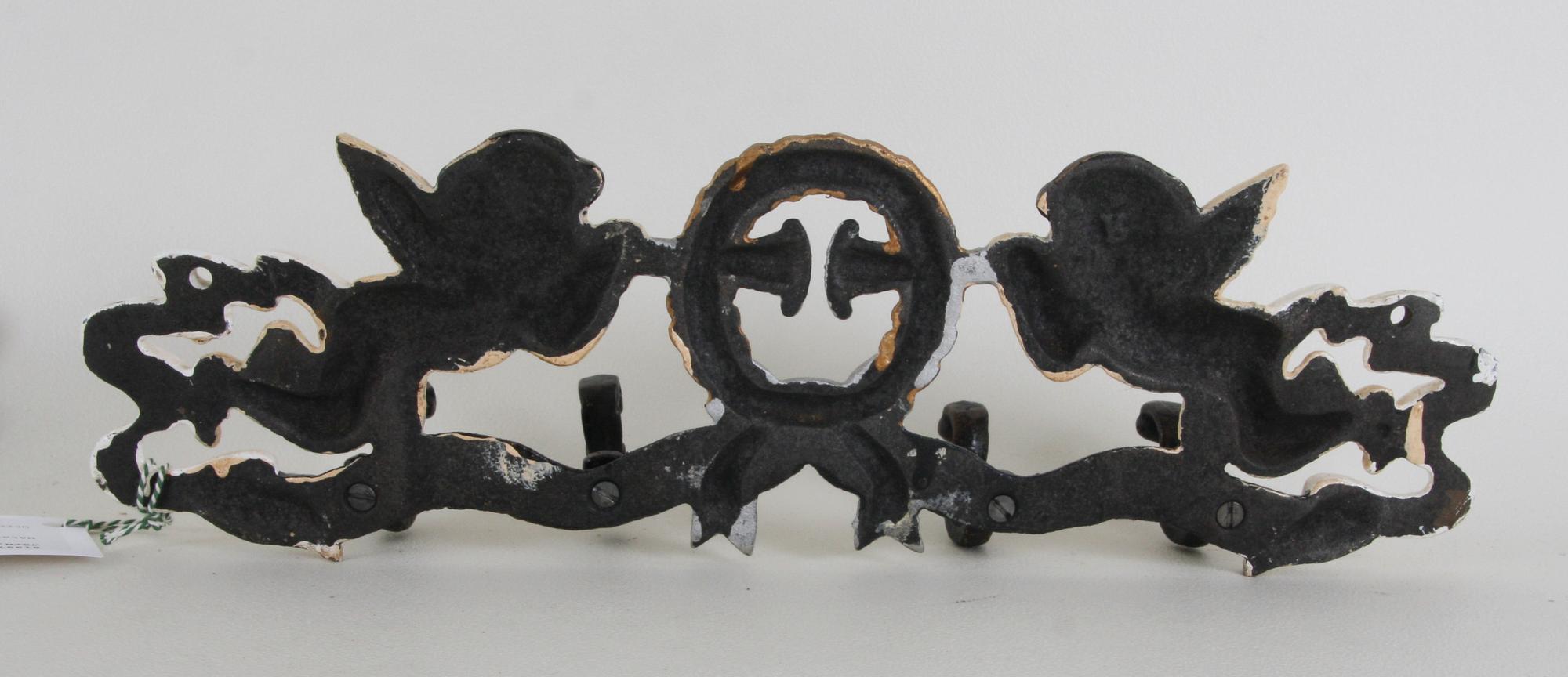 VÄGGHÄNGARE, ett par. Järn, 1900/2000-tal.