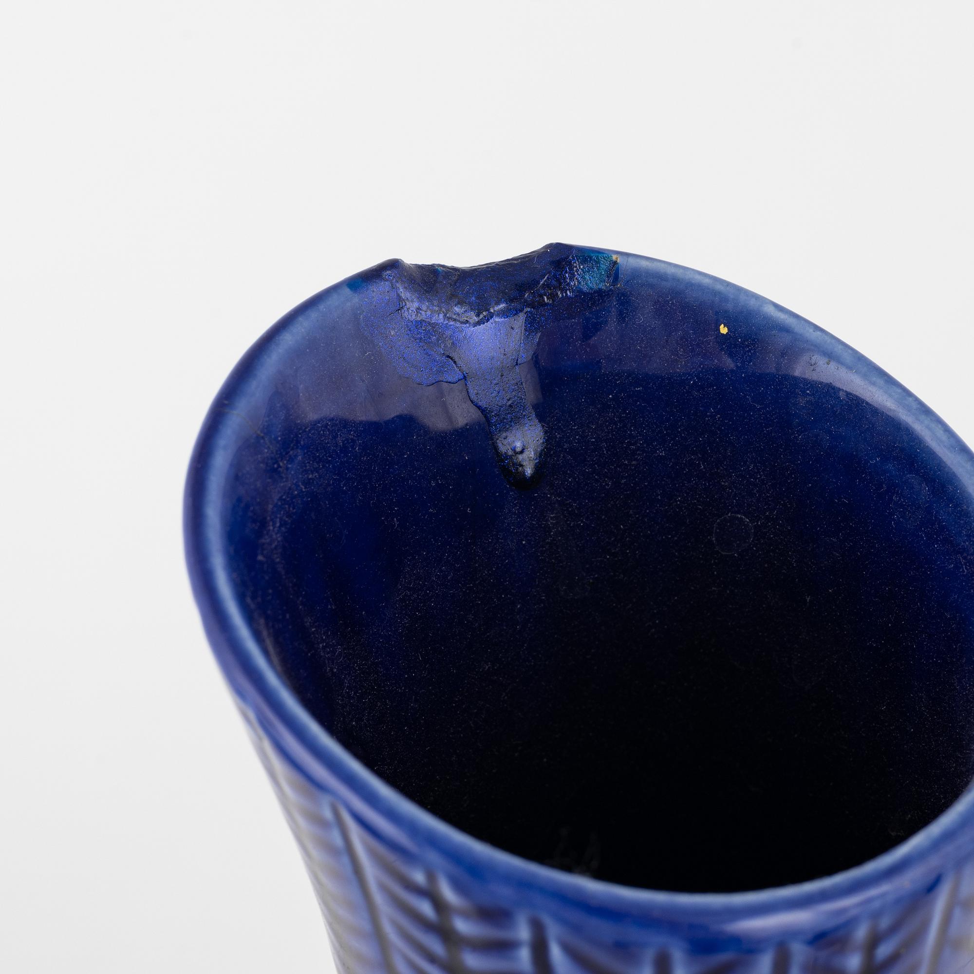 Hertha Bengtson, matservis, flintgods, ca 80 delar, "Blå eld", Rörstrand.