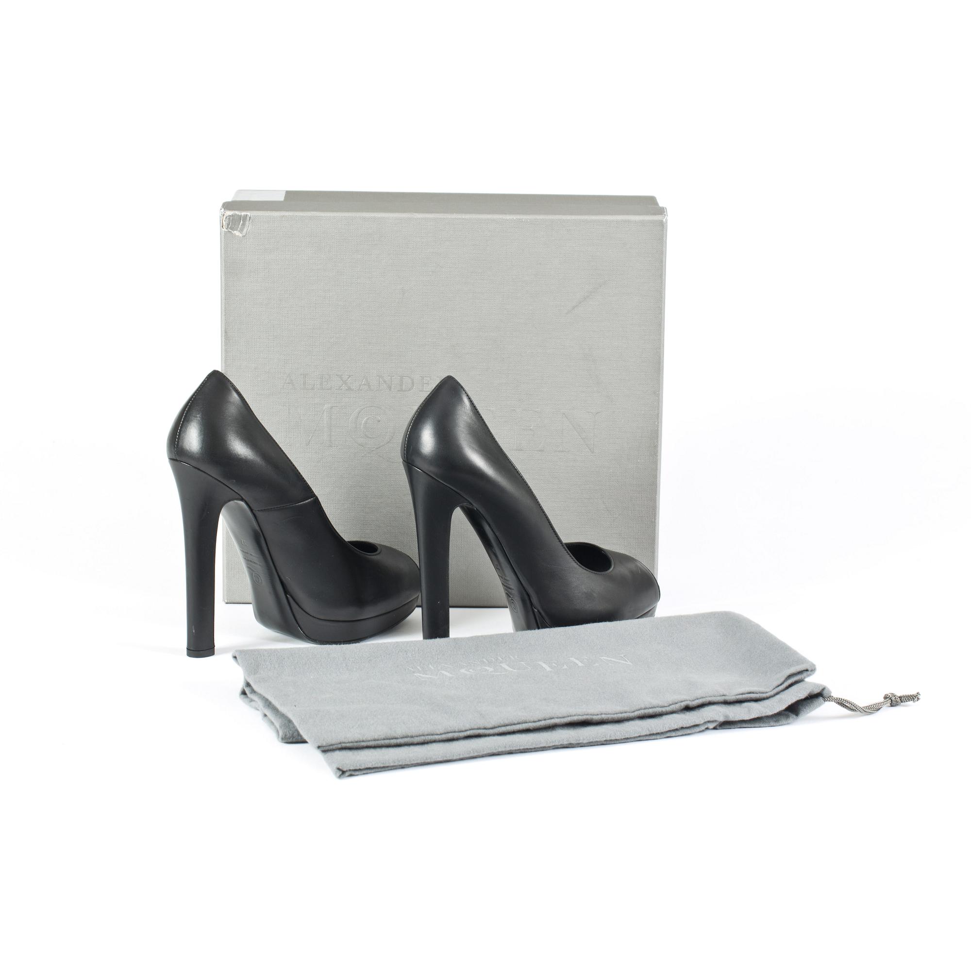 SKOR, Alexander Mcqueen.